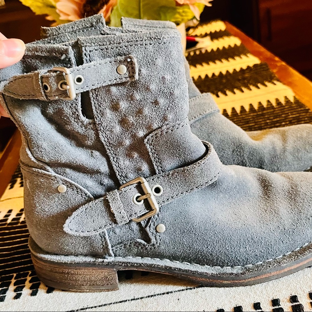 Suede grey low cut authentic Ugg boots. Size 5 very good used condition.